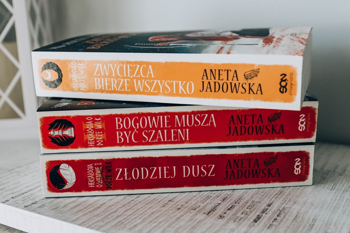 3 tomy heksalogii o Dorze wilk - Aneta Jadowska